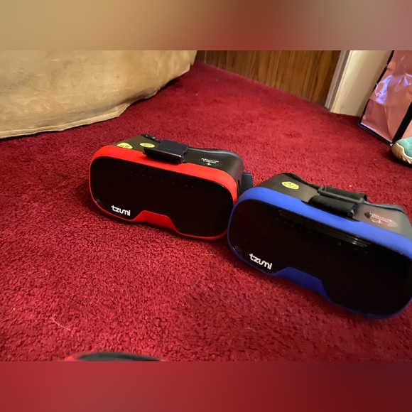 Virtual reality phone attachment - Picture 2 of 2